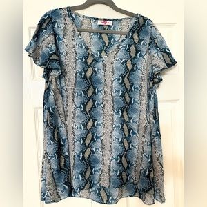 Cute Buddy love blue snakeskin print top!